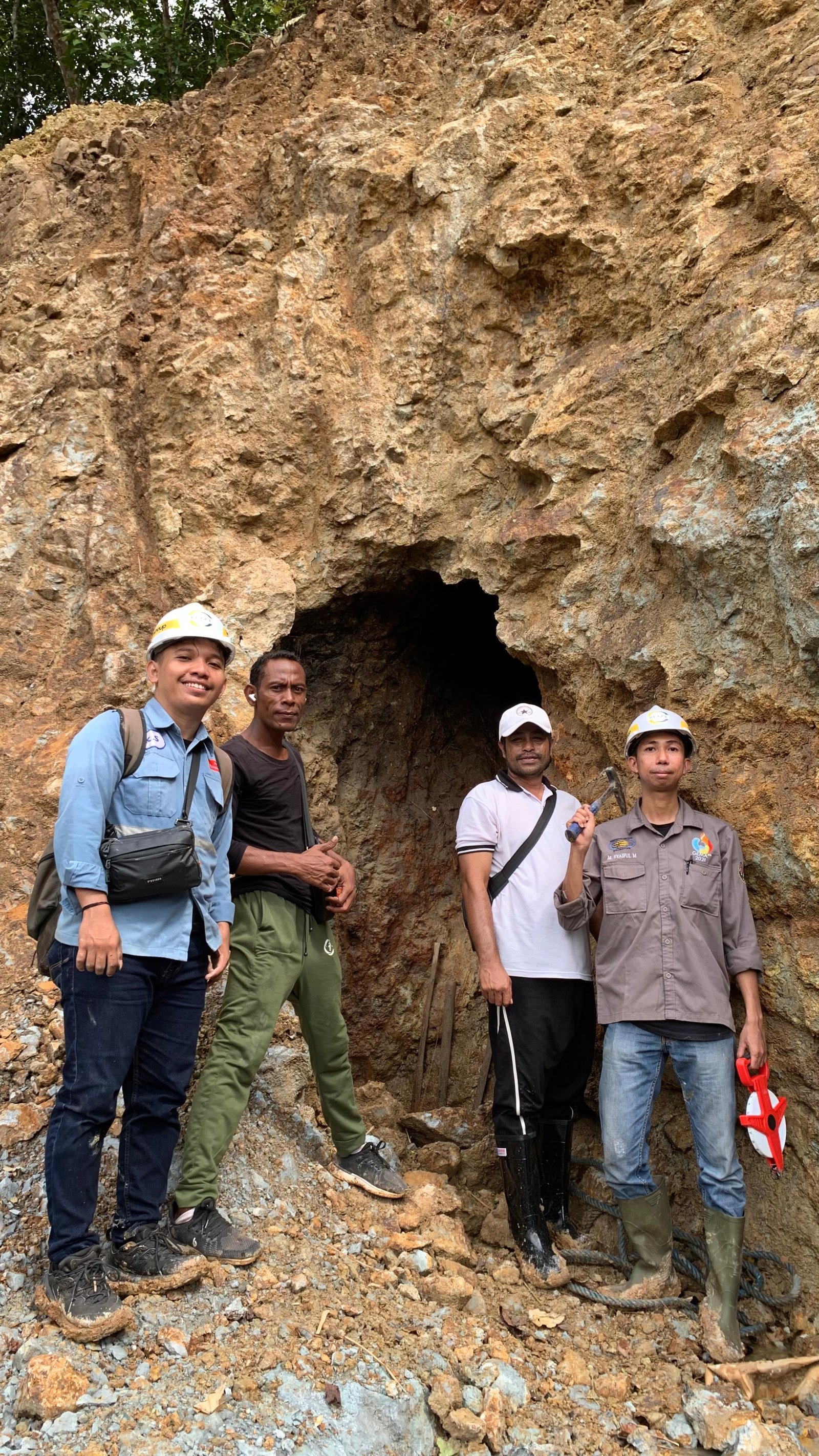 Turun Langsung ke Lokasi: Koordinasi Tim GCI Bersama Pekerja Tambang